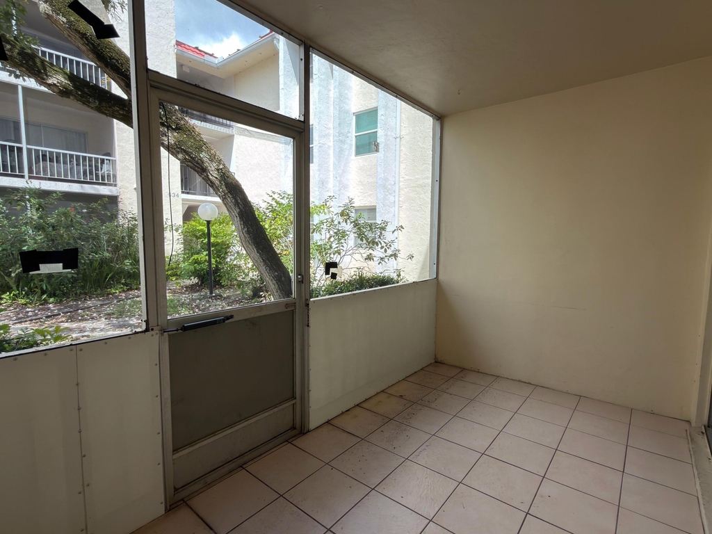 636 Nw 13th Street - Photo 12