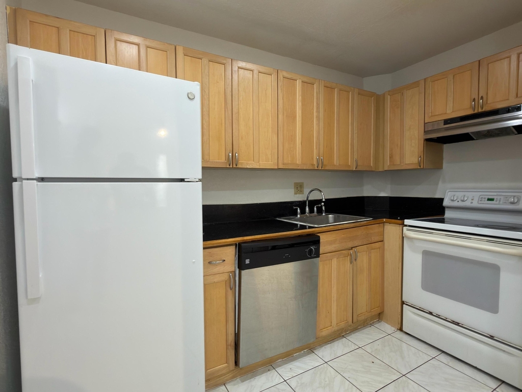 636 Nw 13th Street - Photo 4