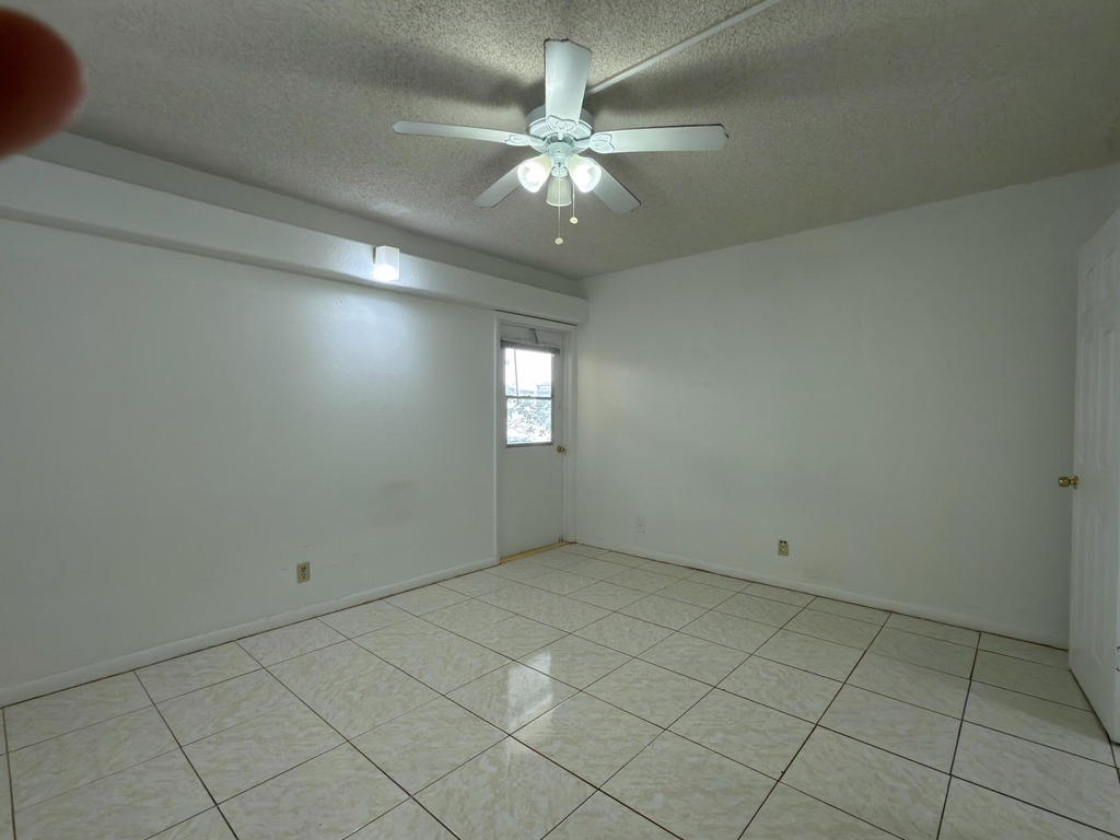 636 Nw 13th Street - Photo 8