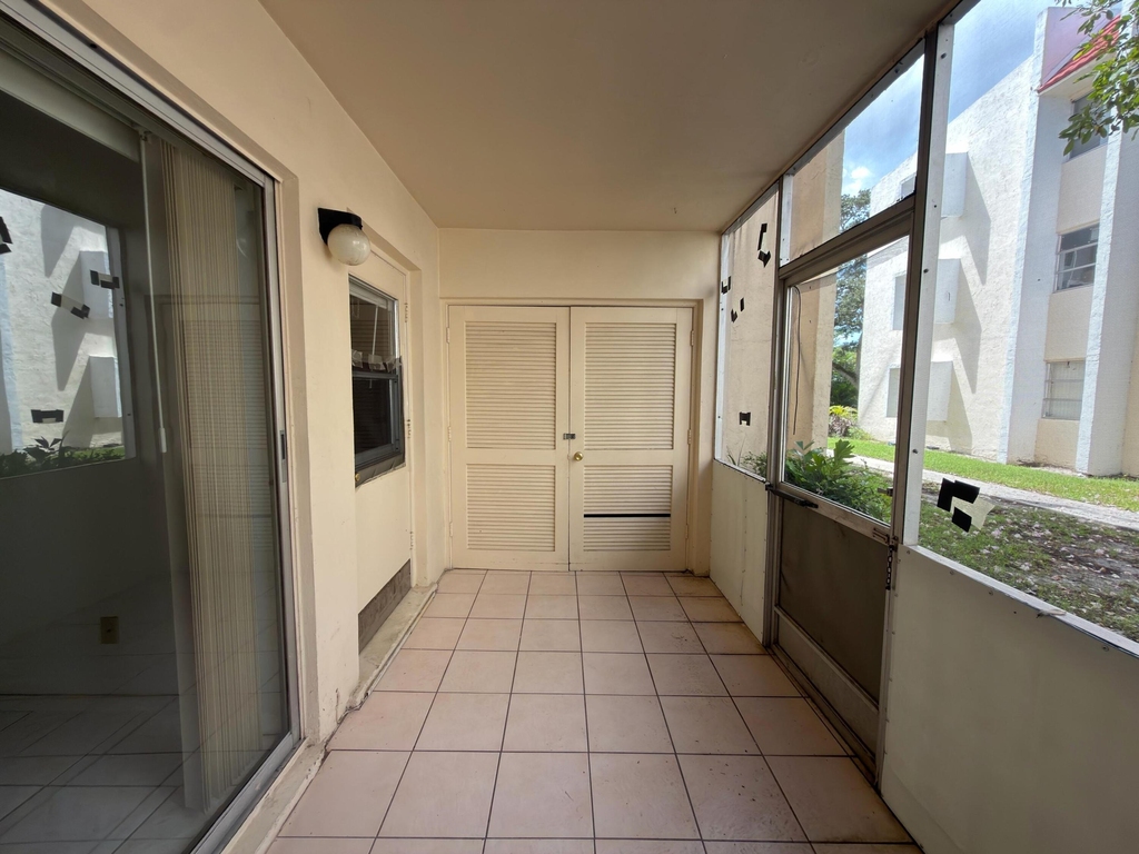 636 Nw 13th Street - Photo 10