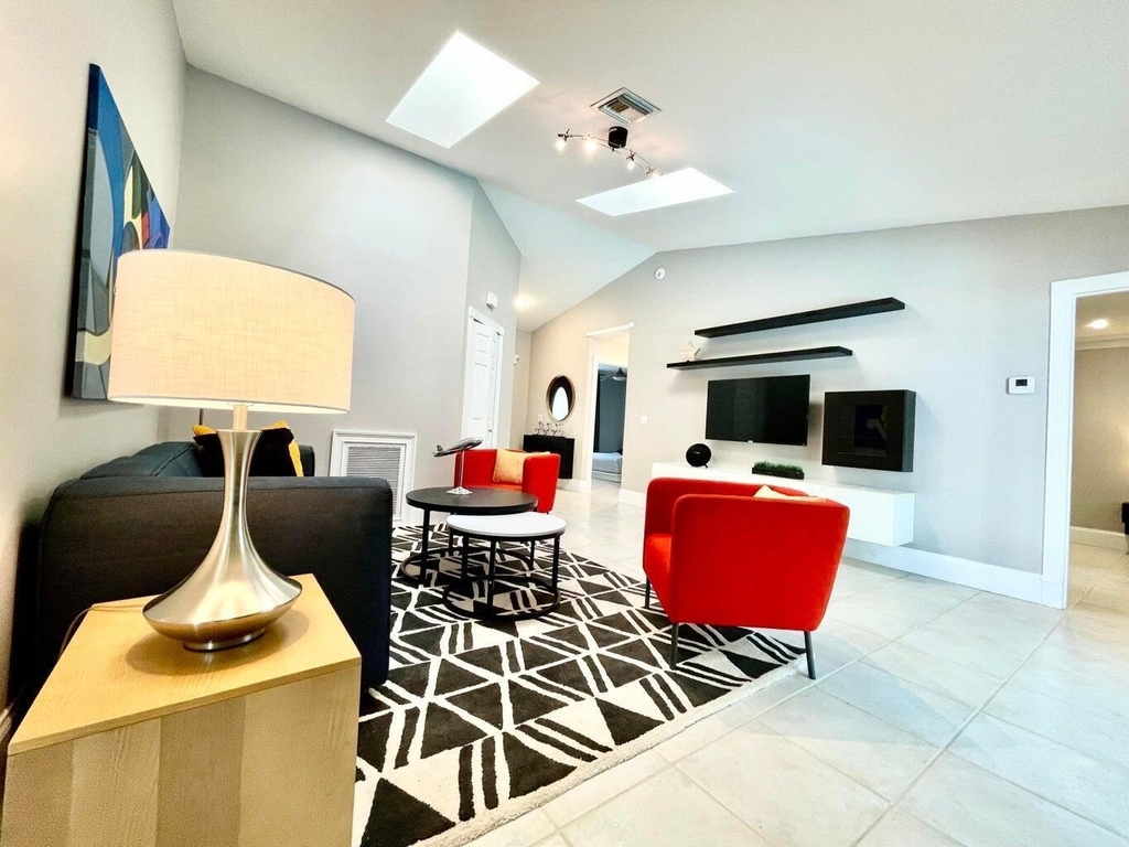 1259 Denlow Lane - Photo 9