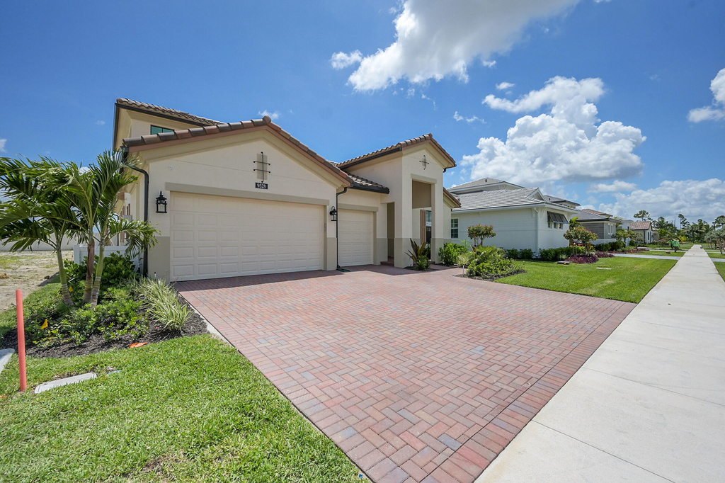 9528 St. Germain Drive - Photo 1