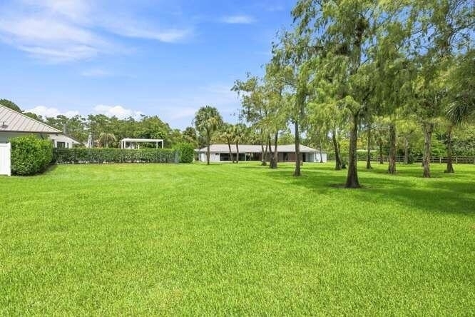 14902 Paddock Drive - Photo 4