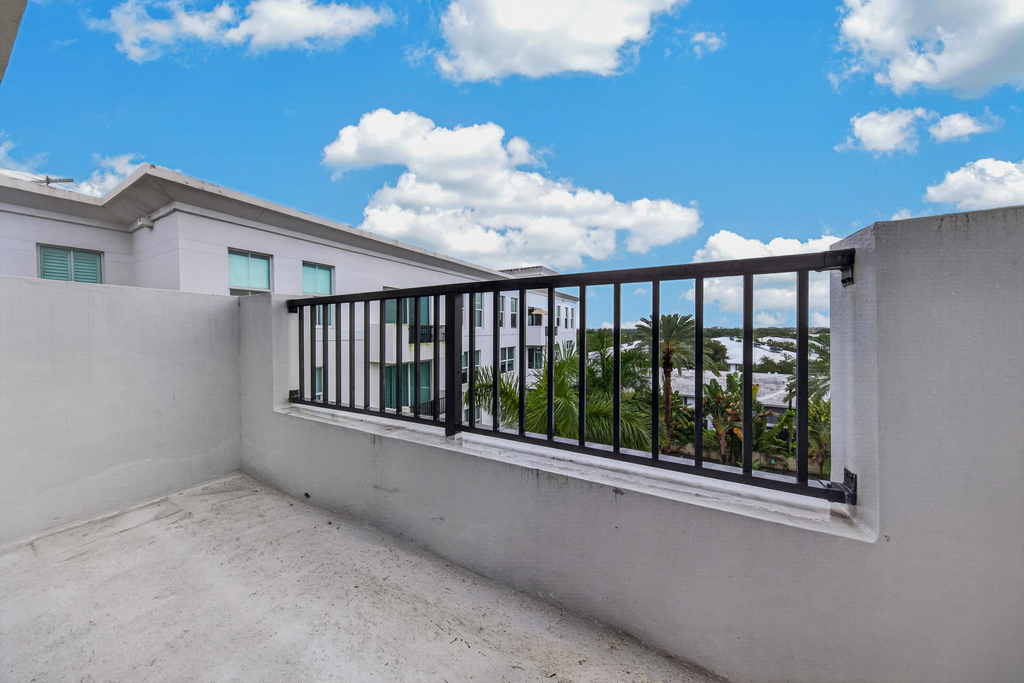 2401 Ne 65th Street - Photo 49