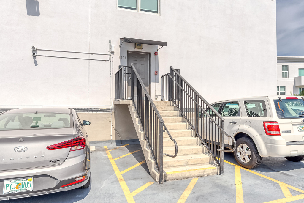 2401 Ne 65th Street - Photo 47