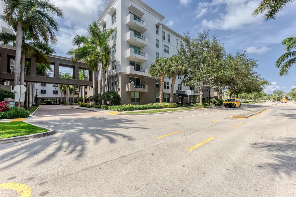 2401 Ne 65th Street - Photo 46