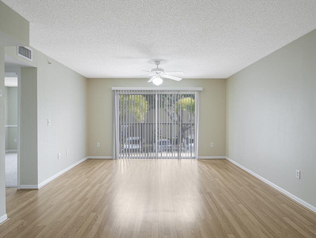 100 Crestwood Court N - Photo 5