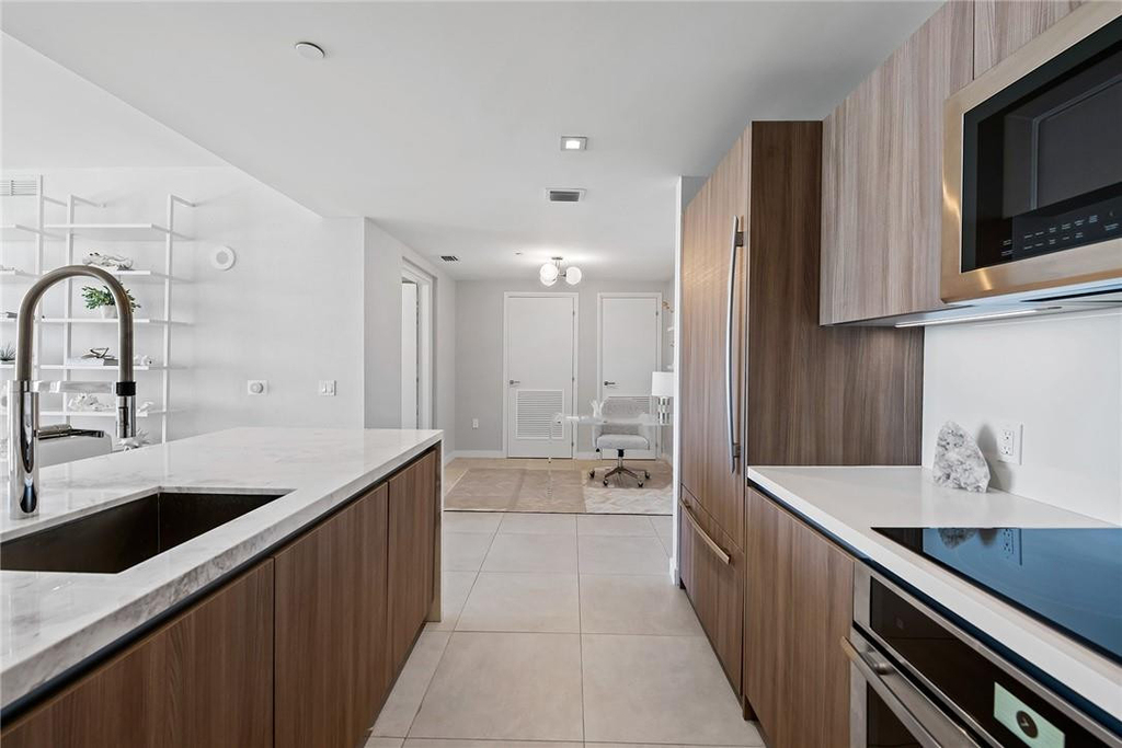 401 N Birch Road - Photo 8