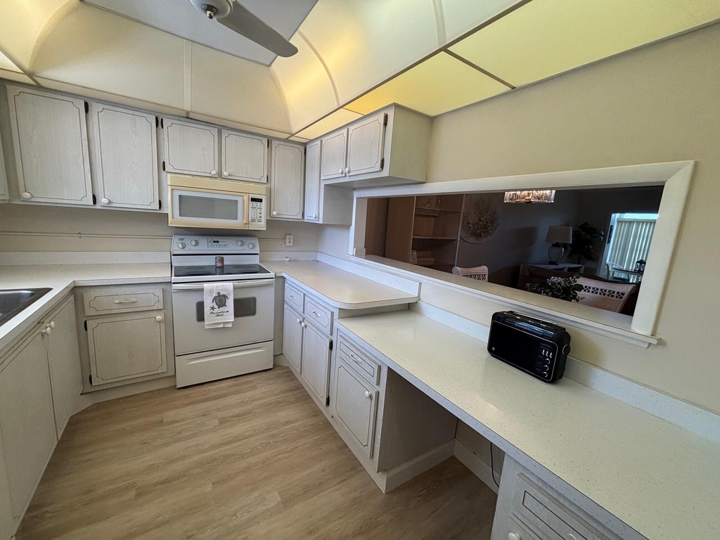 2950 Se Ocean Boulevard - Photo 2
