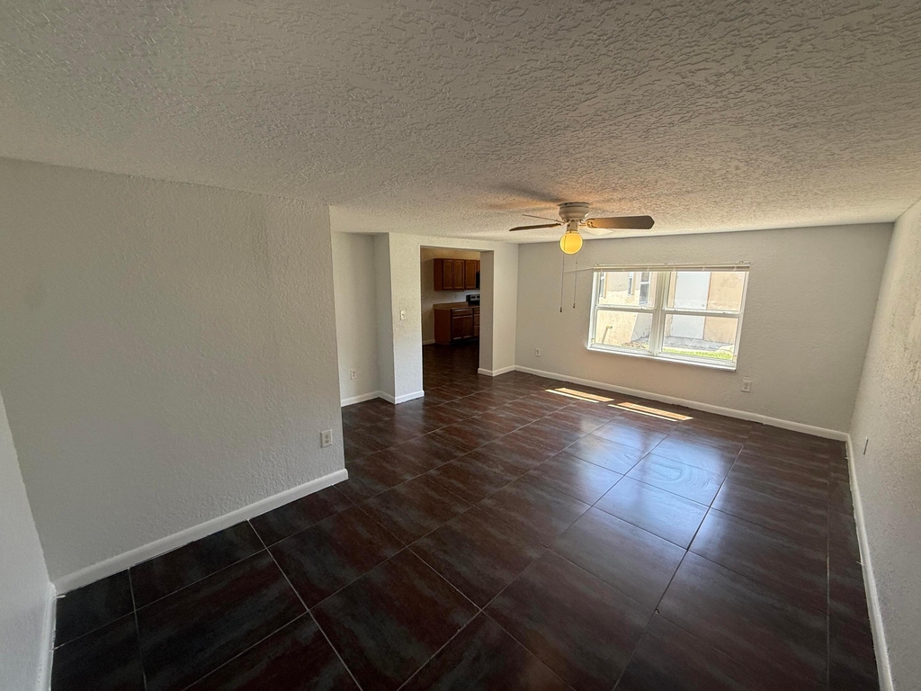 1642 Nw 13th Court - Photo 3