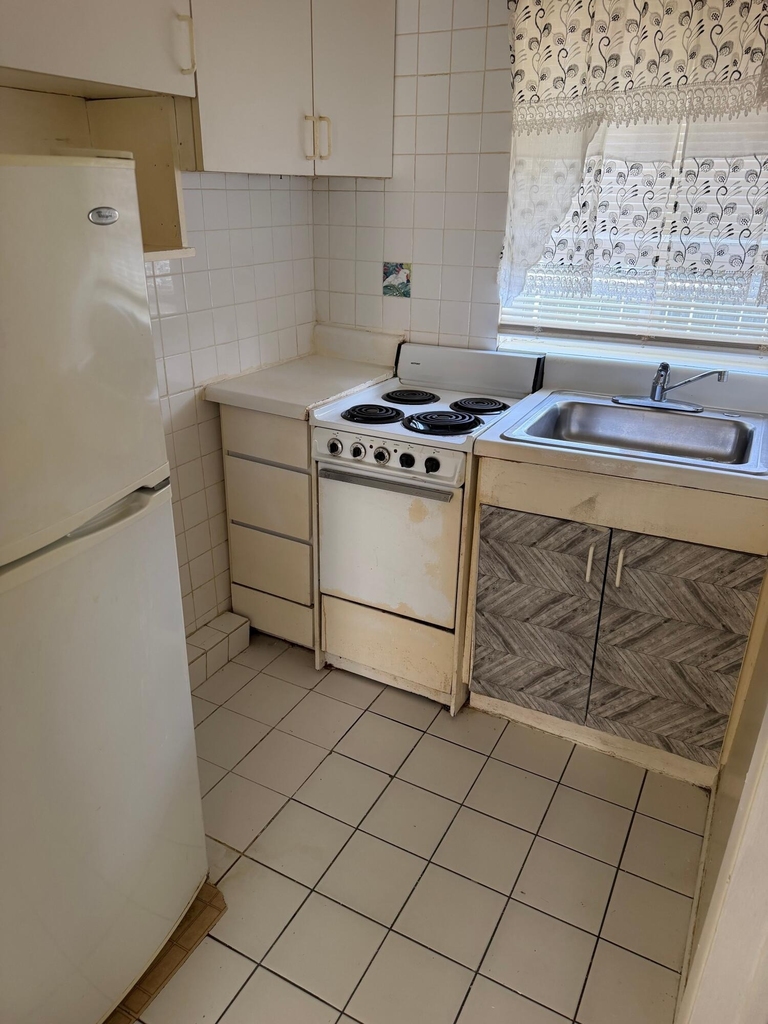 1044 Ne 16th Terrace - Photo 2