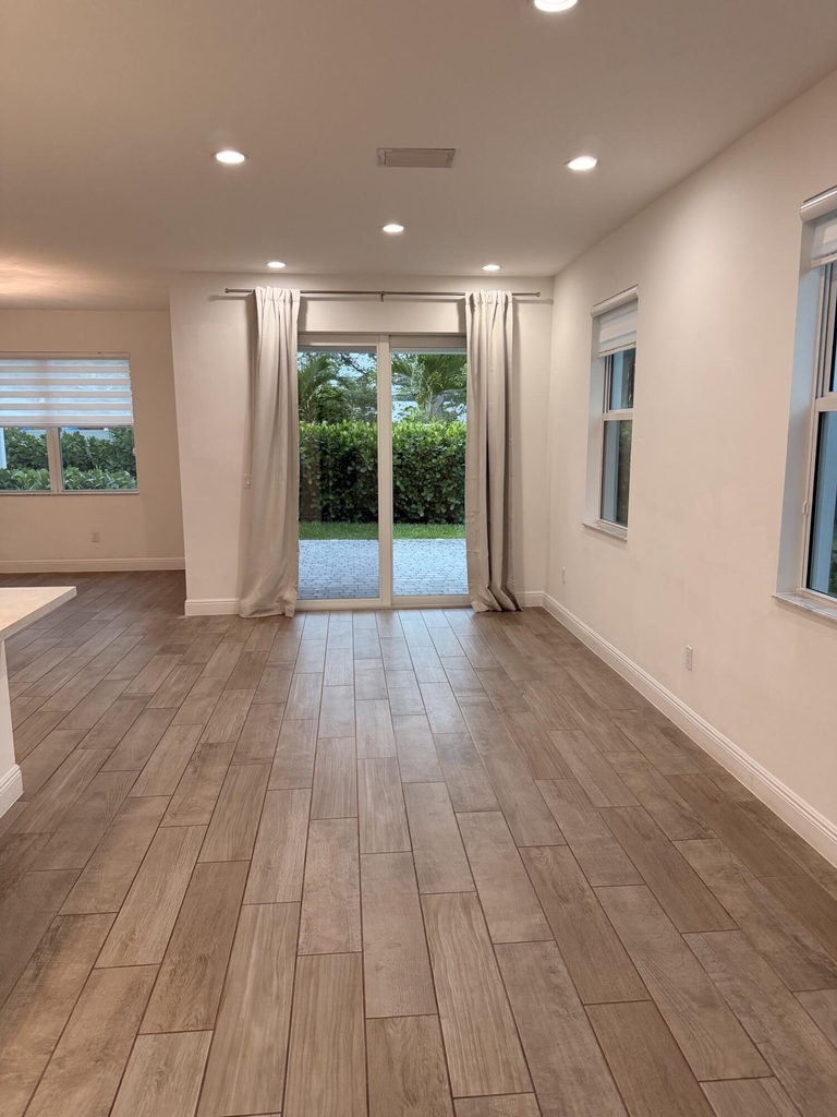 562 Parsons Way - Photo 8