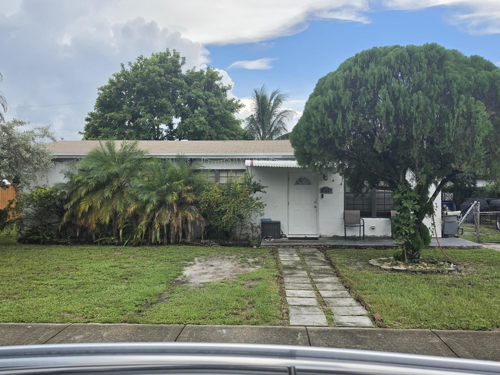 1280 Ne 214th Street - Photo 2