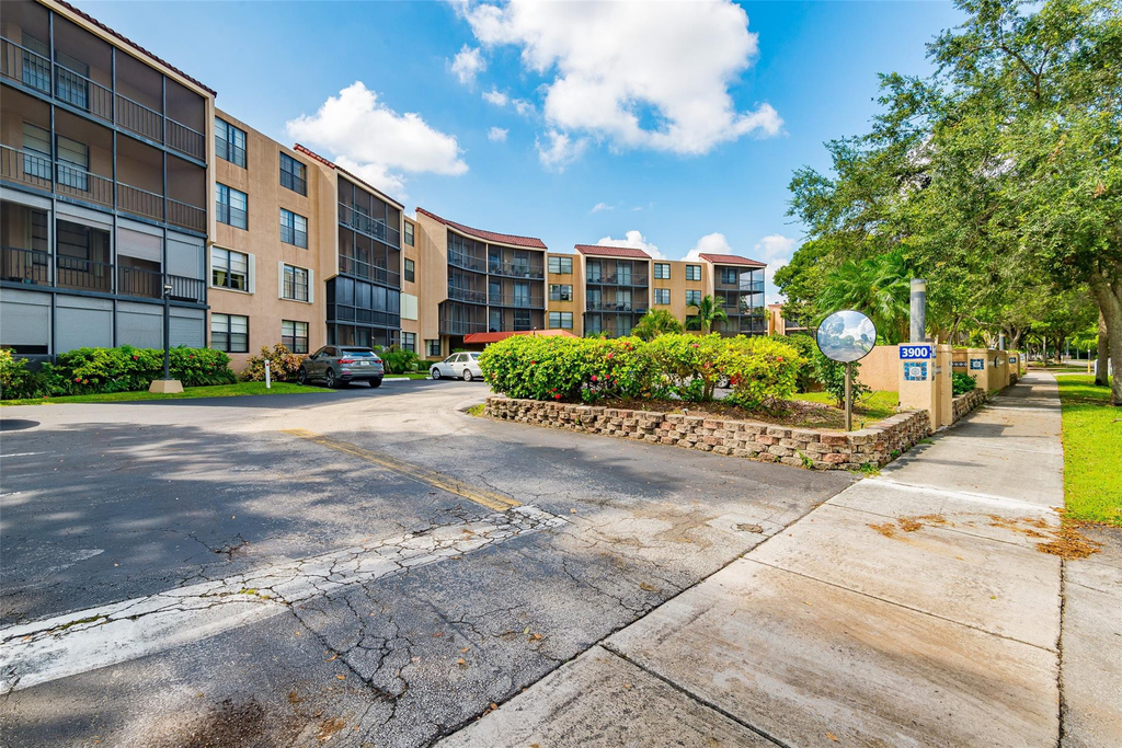 3900 N Hills Drive - Photo 31