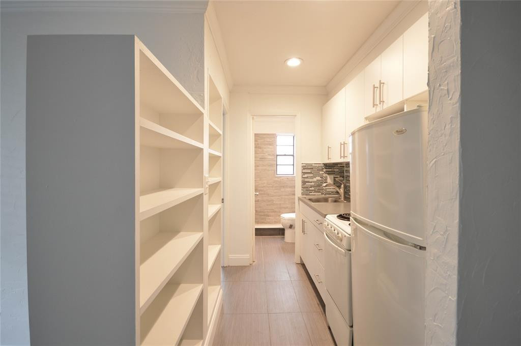 835 Ne 15th Avenue - Photo 2