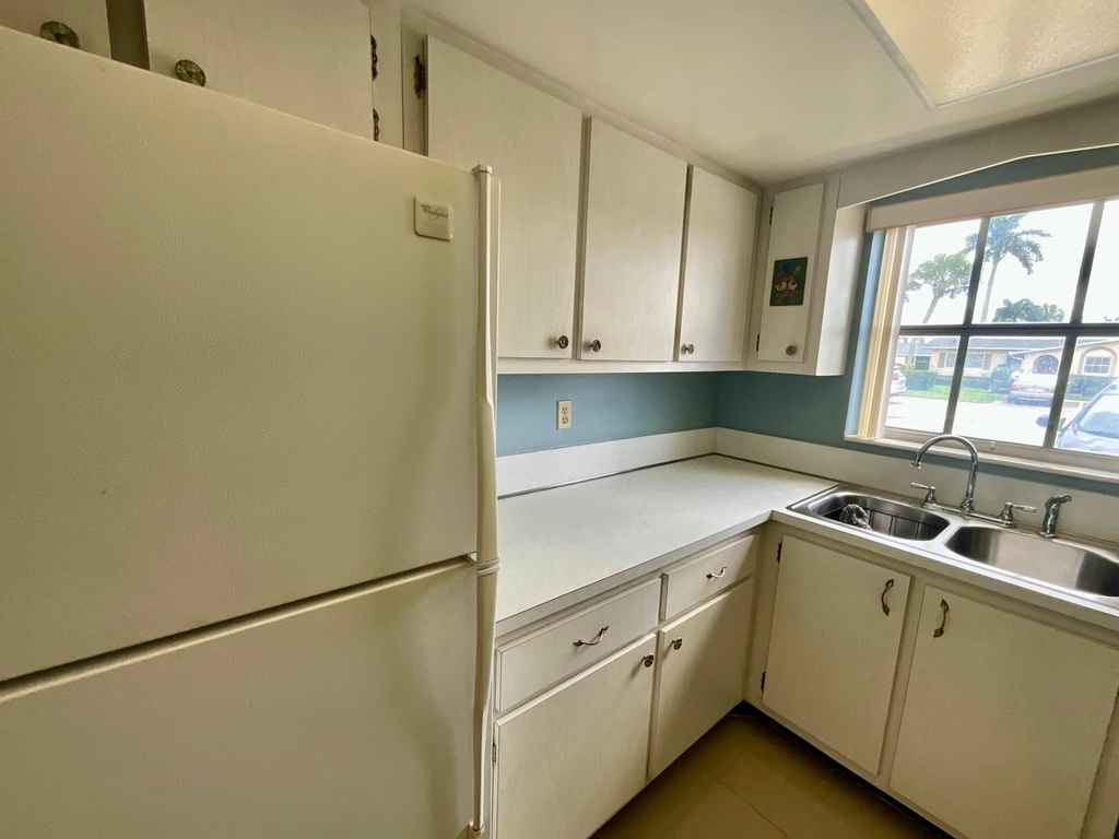 2650 Barkley Drive E - Photo 10