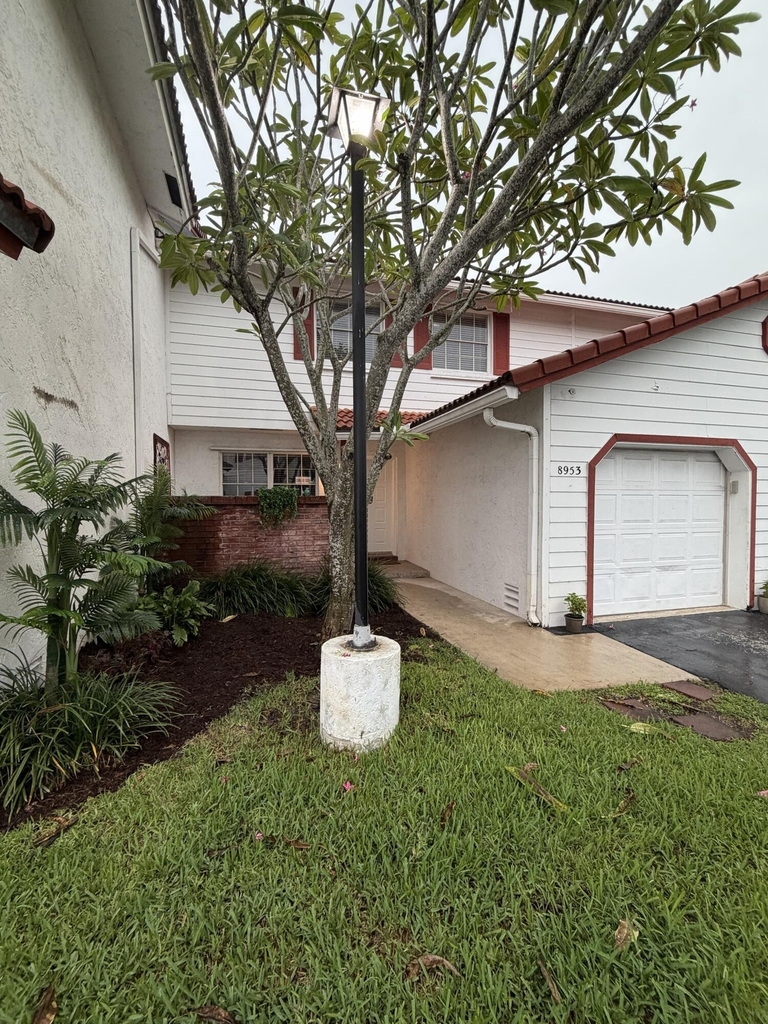 8953 Nw 23rd Street - Photo 37
