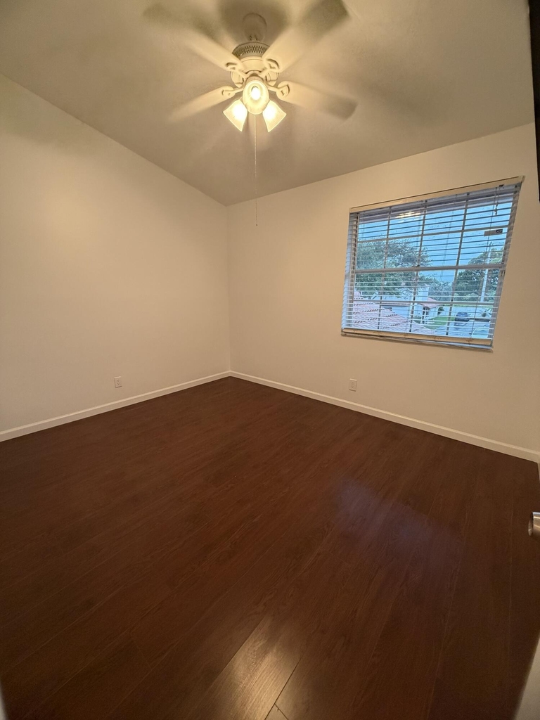 8953 Nw 23rd Street - Photo 33
