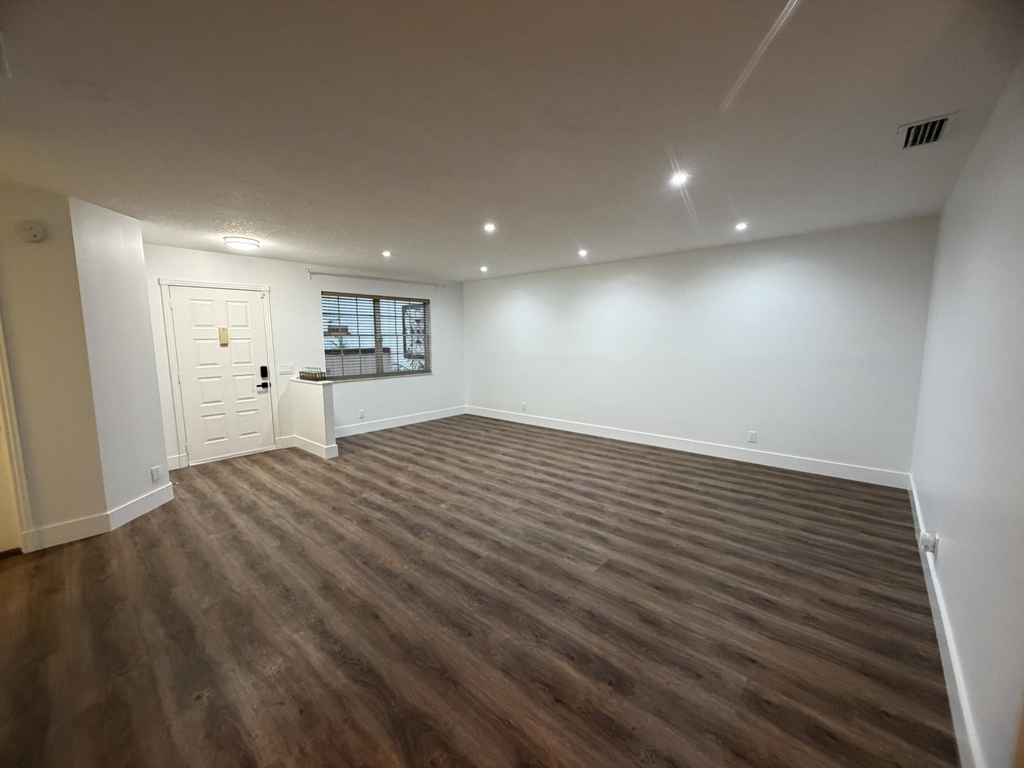 8953 Nw 23rd Street - Photo 13
