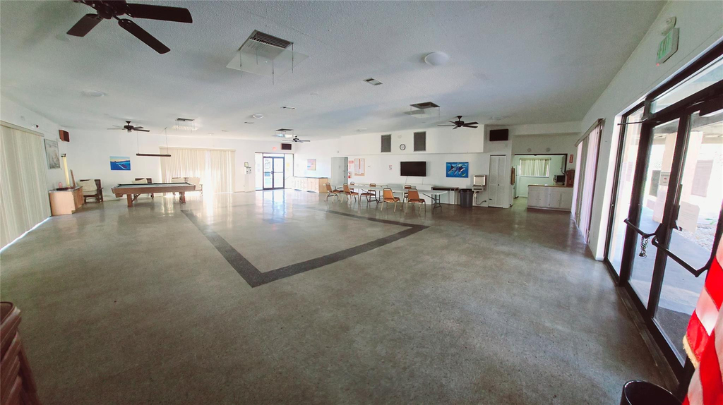 2860 Somerset Drive - Photo 8