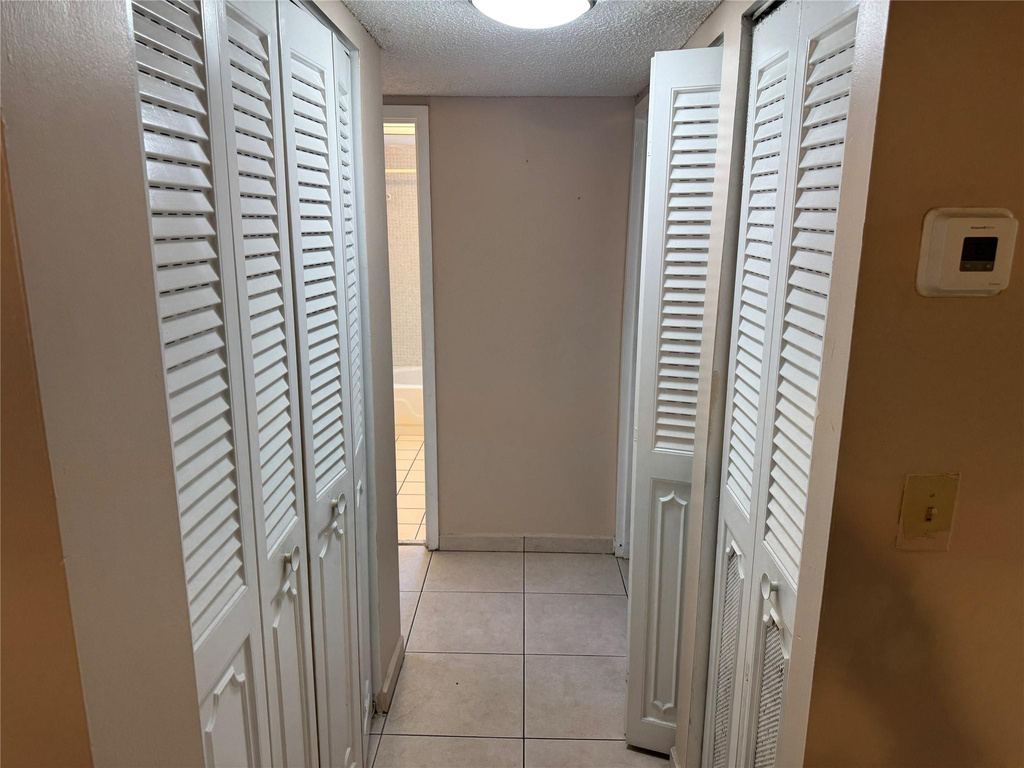 2860 Somerset Drive - Photo 29
