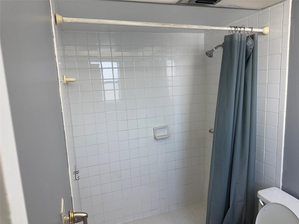 2860 Somerset Drive - Photo 45