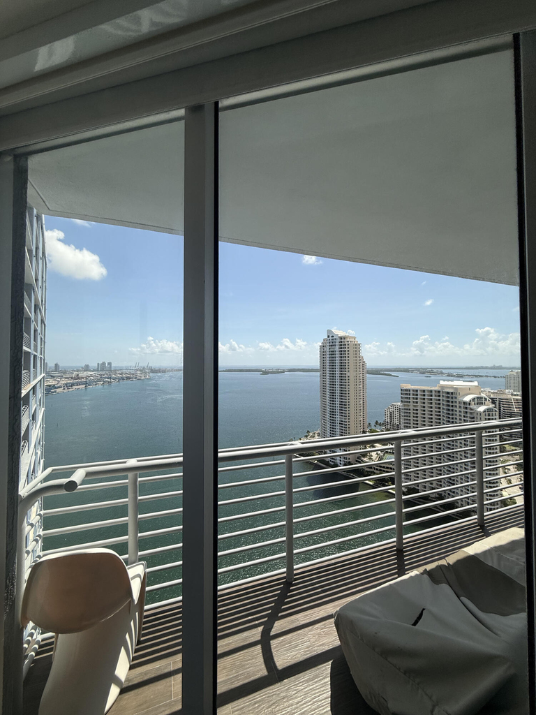 325 S Biscayne Boulevard - Photo 2