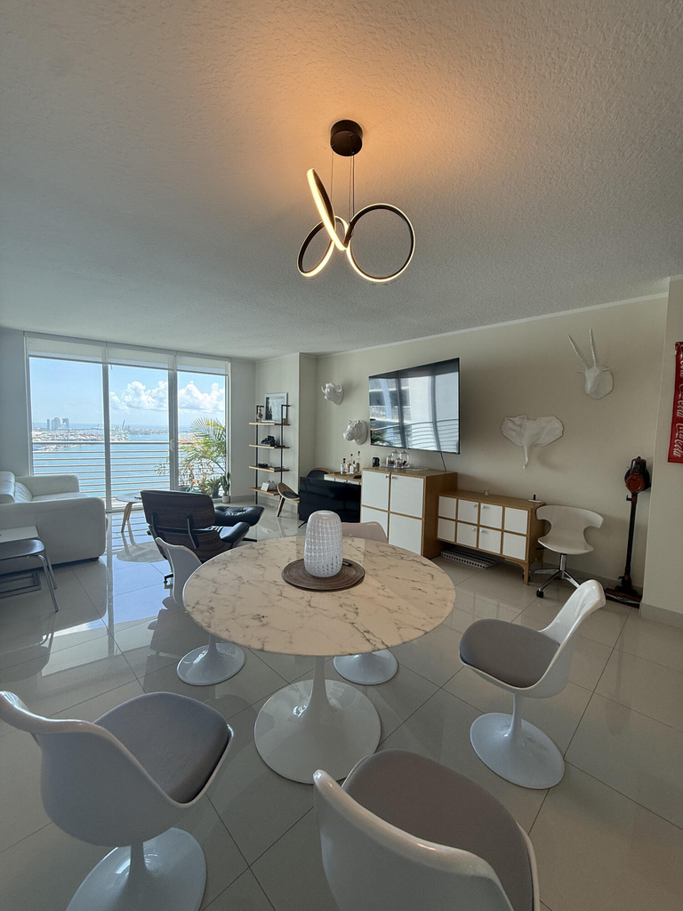 325 S Biscayne Boulevard - Photo 6