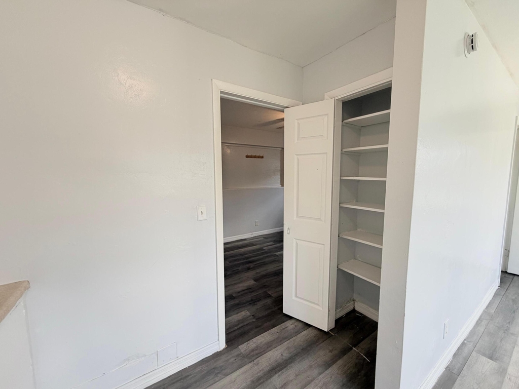 113 E 27th Street - Photo 4