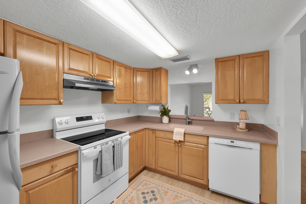 2302 Sunrise Boulevard - Photo 4