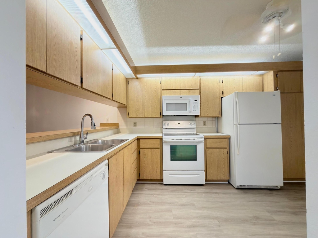 2581 Village Boulevard - Photo 12