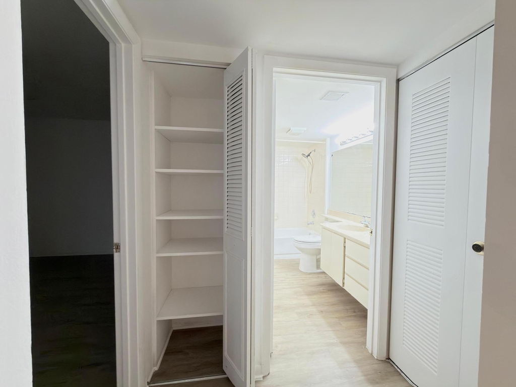 2581 Village Boulevard - Photo 14