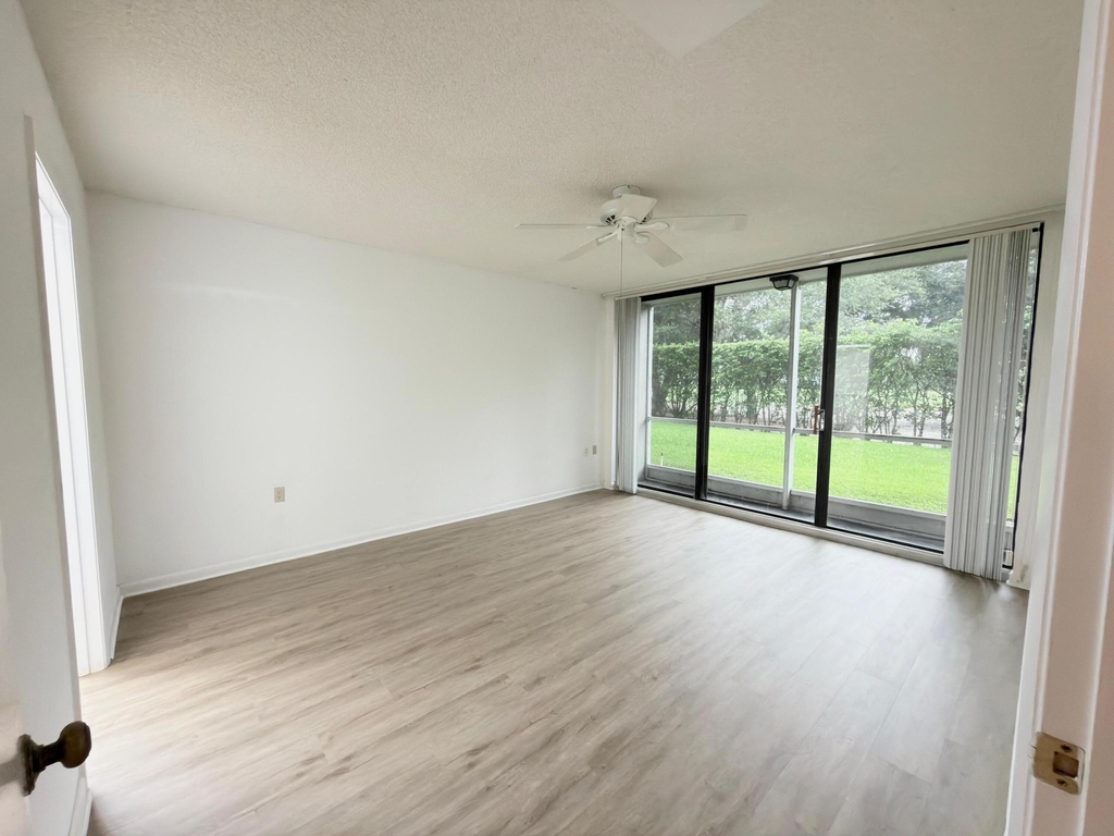2581 Village Boulevard - Photo 5