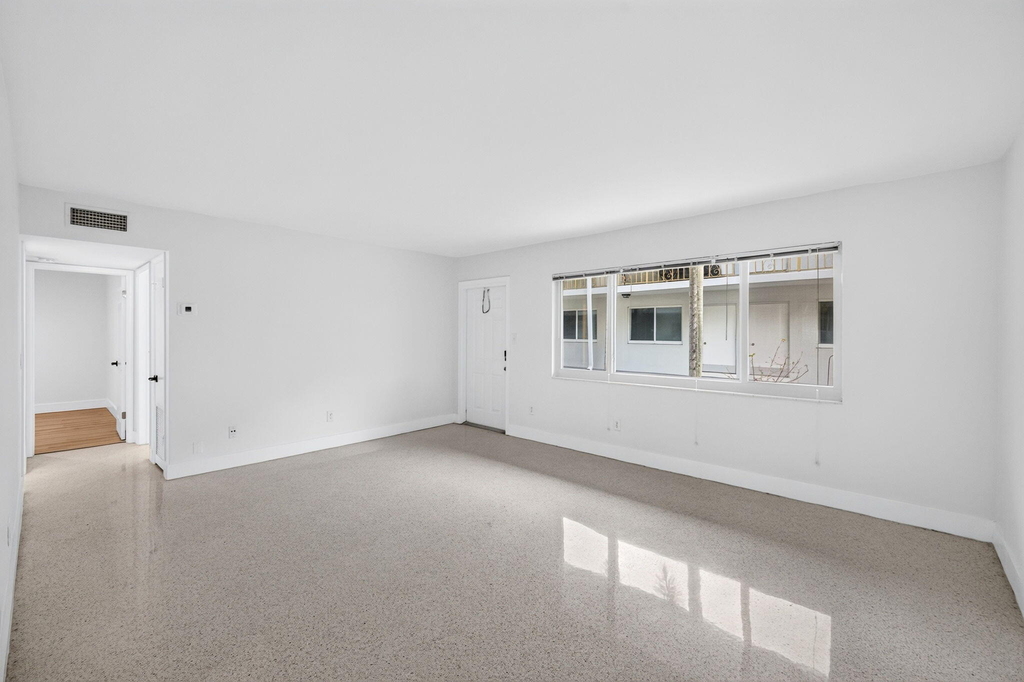 1821 Middle River Drive - Photo 4