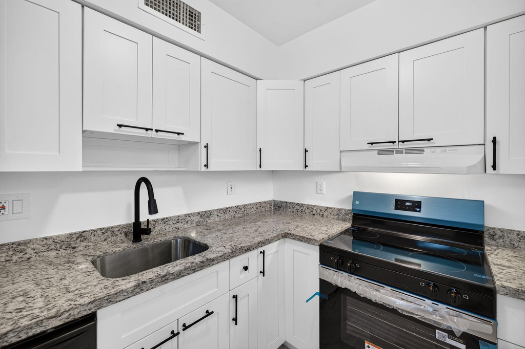 1821 Middle River Drive - Photo 7