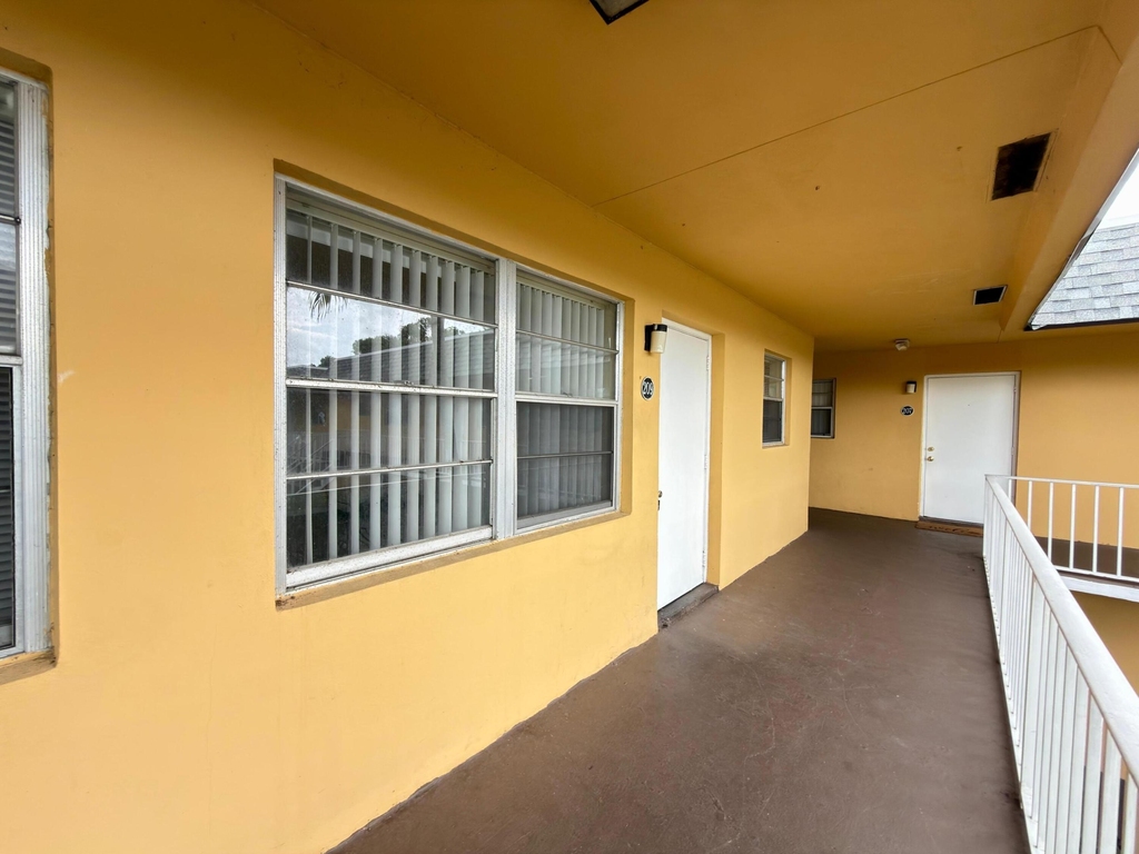 200 Croton Avenue - Photo 13