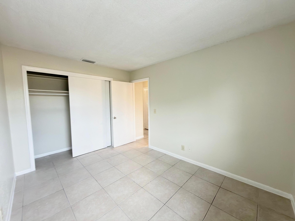 200 Croton Avenue - Photo 12