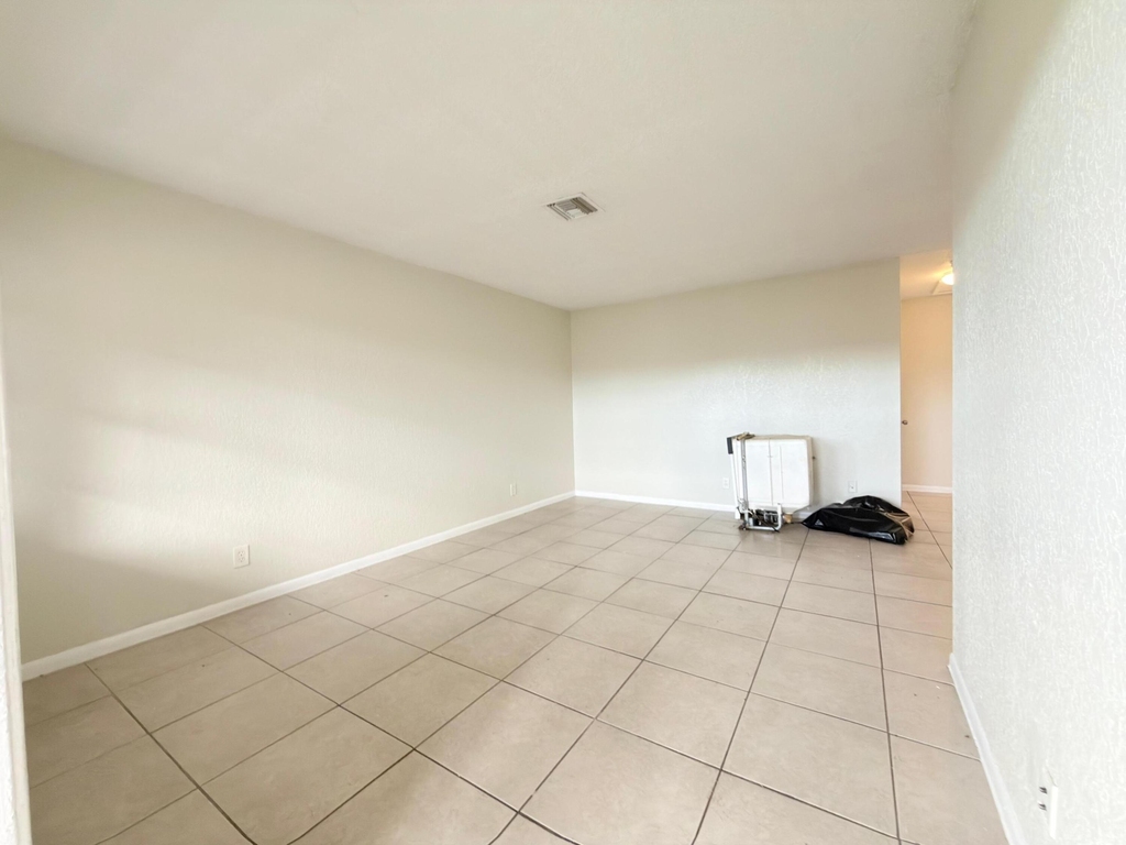 200 Croton Avenue - Photo 8
