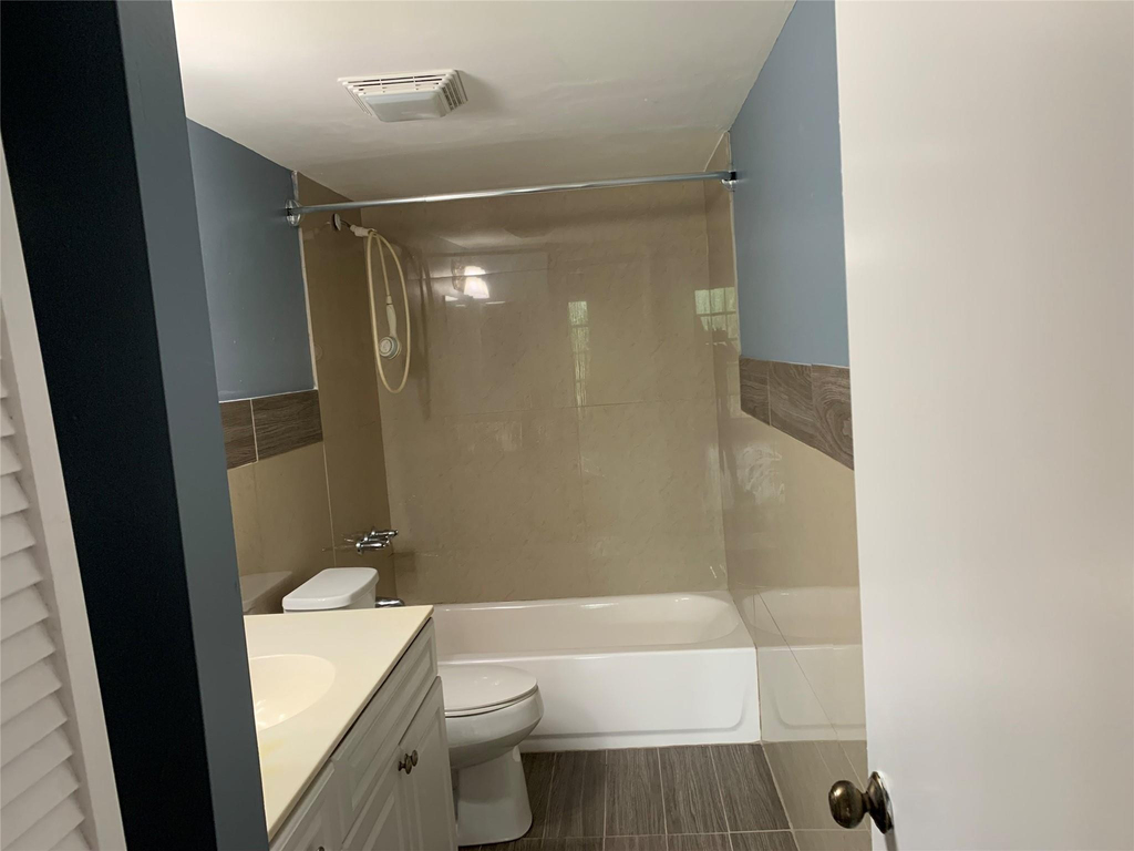 5530 Nw 44th Street - Photo 4