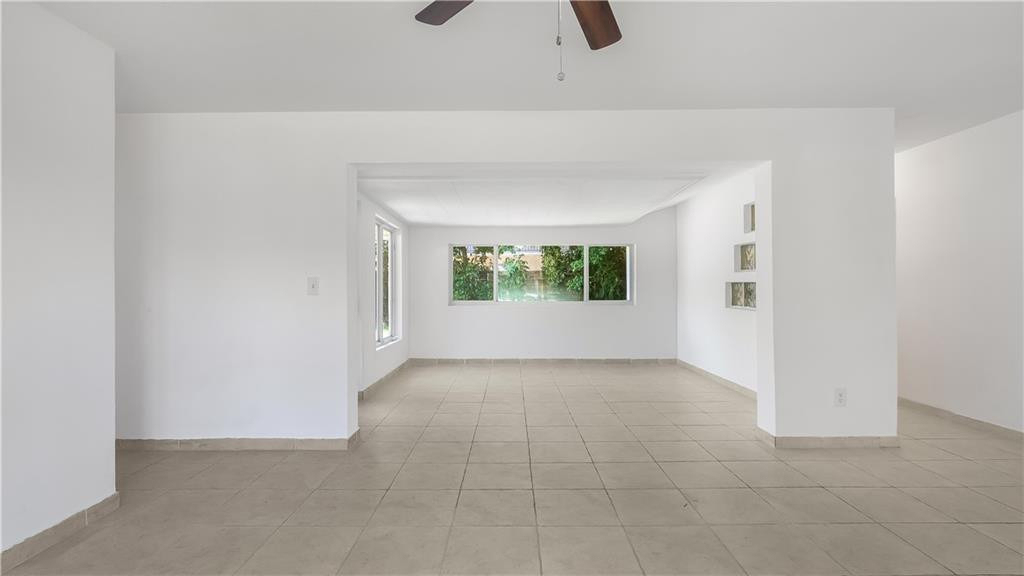 2161 Ne 35th Street - Photo 3