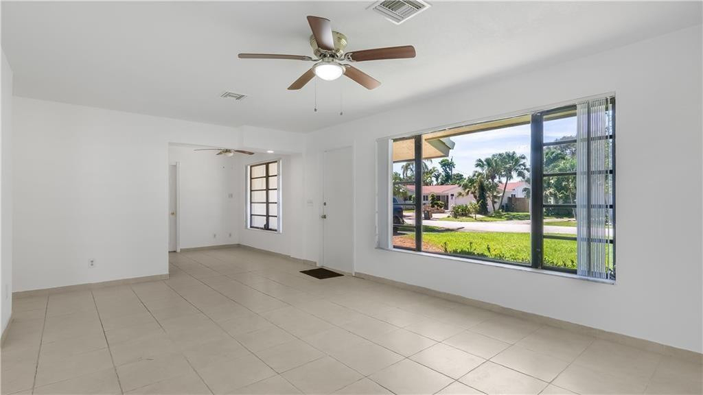2161 Ne 35th Street - Photo 4