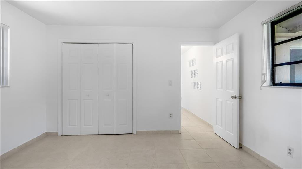 2161 Ne 35th Street - Photo 11