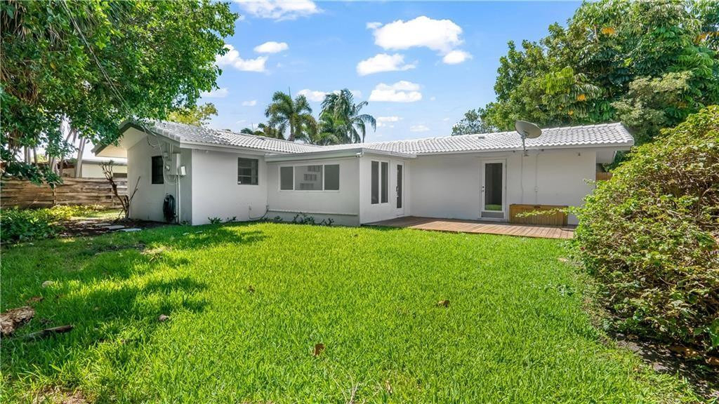 2161 Ne 35th Street - Photo 18