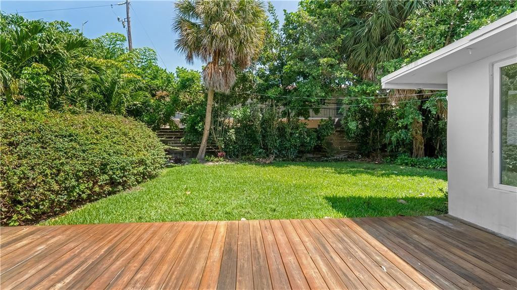 2161 Ne 35th Street - Photo 17
