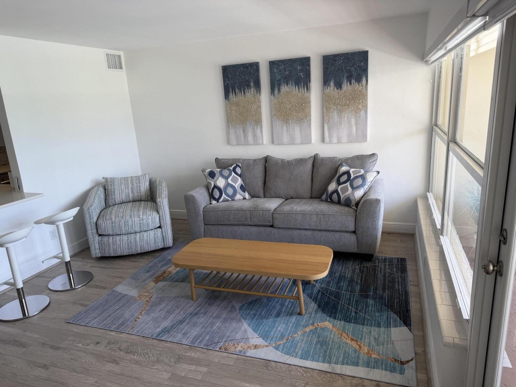 4836 Ne 23rd Avenue - Photo 5