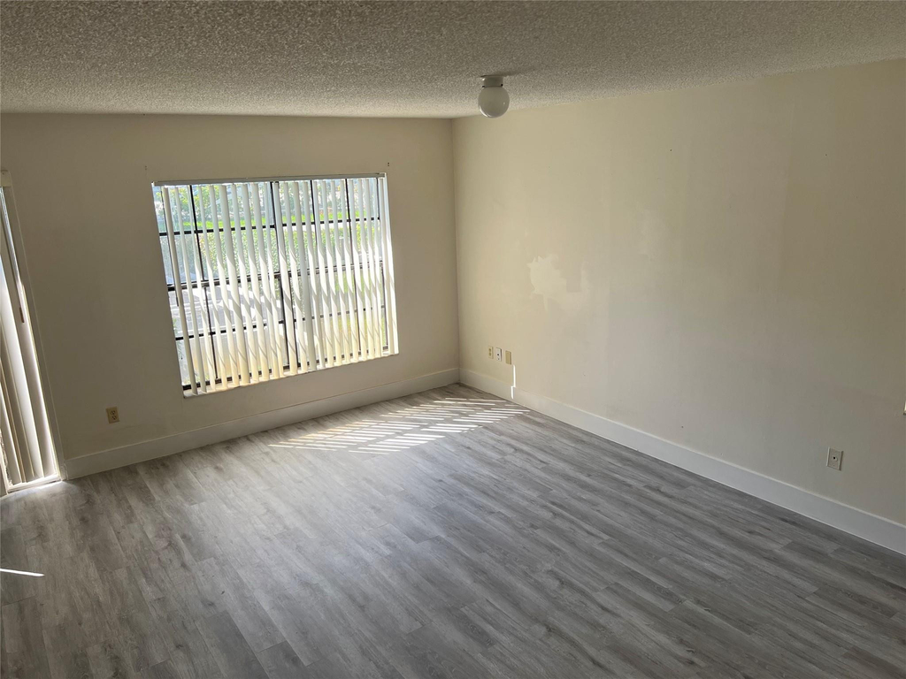 2941 Nw 92nd Avenue - Photo 3