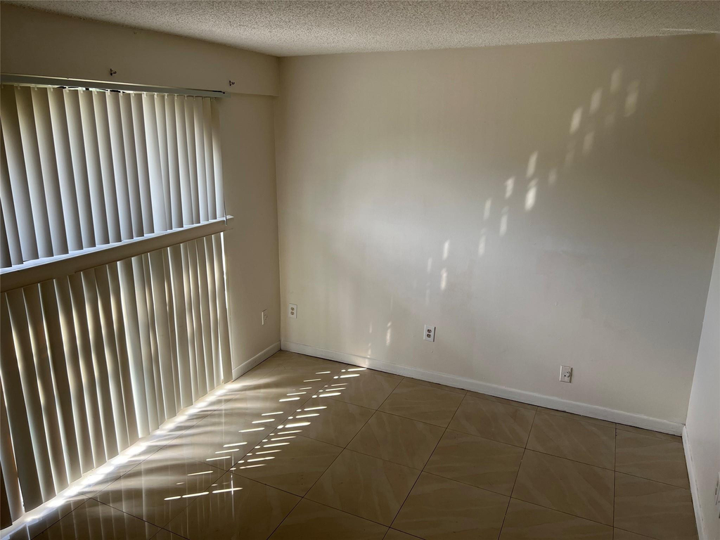 2941 Nw 92nd Avenue - Photo 17