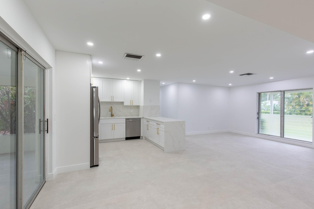 31 Ne 28th Court - Photo 10