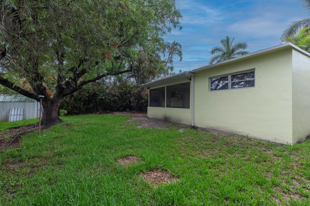 31 Ne 28th Court - Photo 32