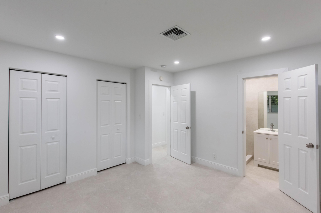31 Ne 28th Court - Photo 24